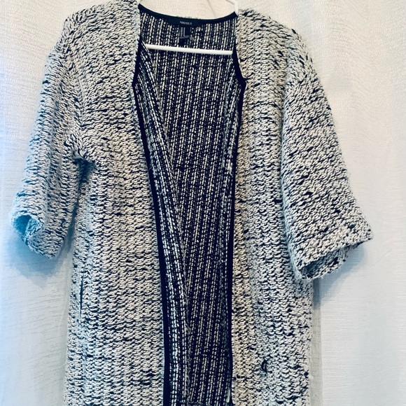 Sweater vest - Picture 3 of 3